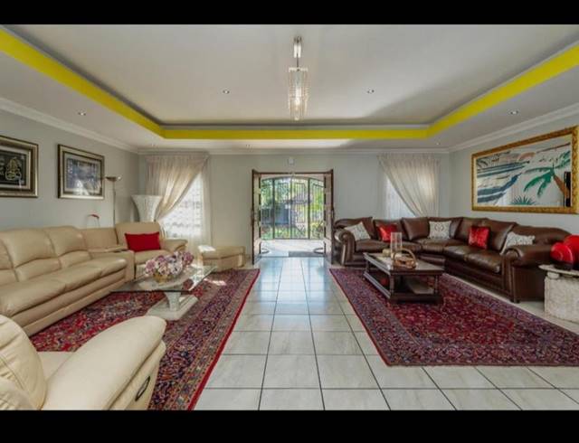 6 BEDROOM HOUSE FOR SALE IN LAMBTON